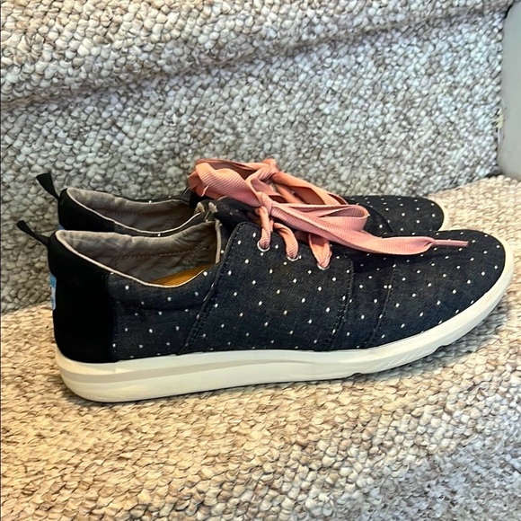 Toms Shoes - Toms Ribbon Tie Sneakers 💕